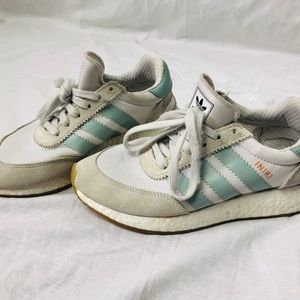 Adidas INIKI size 7  great condition